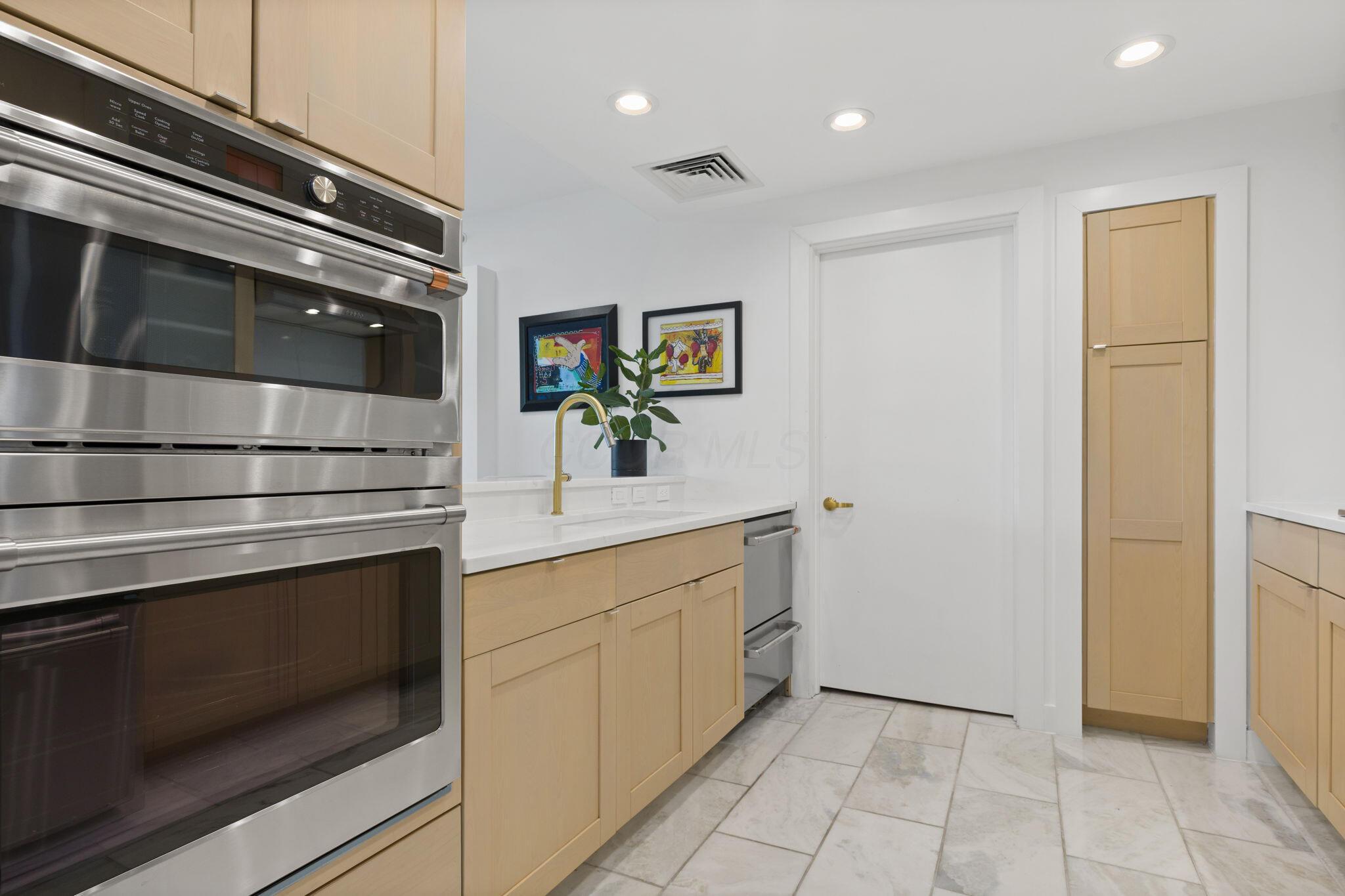 1 Miranova Place #615, Columbus, Ohio image 6