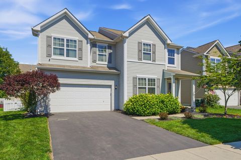 Photo of 398 Hanton Way, Columbus, OH 43213 (MLS # 226019315)