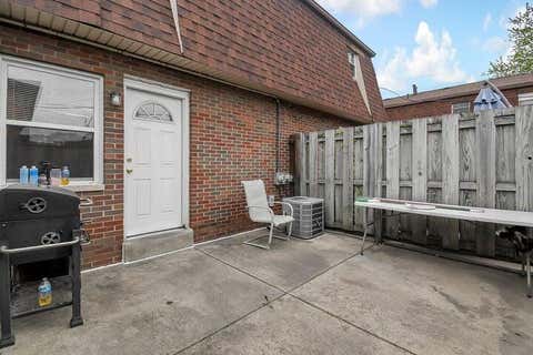 Tiny photo for 5690 Beechcroft Road B #B, Columbus, OH 43229 (MLS # 226023986)