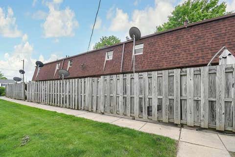 Tiny photo for 5690 Beechcroft Road B #B, Columbus, OH 43229 (MLS # 226023986)
