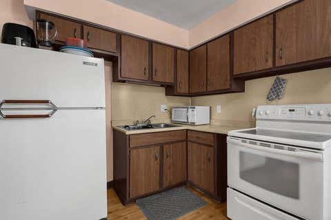 Tiny photo for 5690 Beechcroft Road B #B, Columbus, OH 43229 (MLS # 226023986)