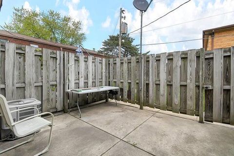 Tiny photo for 5690 Beechcroft Road B #B, Columbus, OH 43229 (MLS # 226023986)