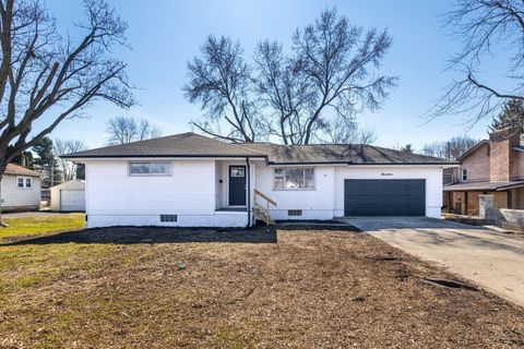 Photo of 19 E Oak Street, Canal Winchester, OH 43110 (MLS # 226006191)