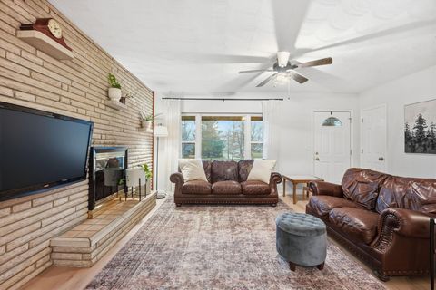 Tiny photo for 5607 Babbitt Road, New Albany, OH 43054 (MLS # 226007298)