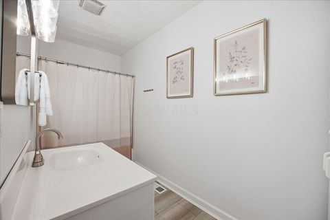 Tiny photo for 5607 Babbitt Road, New Albany, OH 43054 (MLS # 226007298)