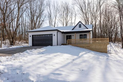 Photo of 48 Mcintosh Court, Howard, OH 43028 (MLS # 225044812)