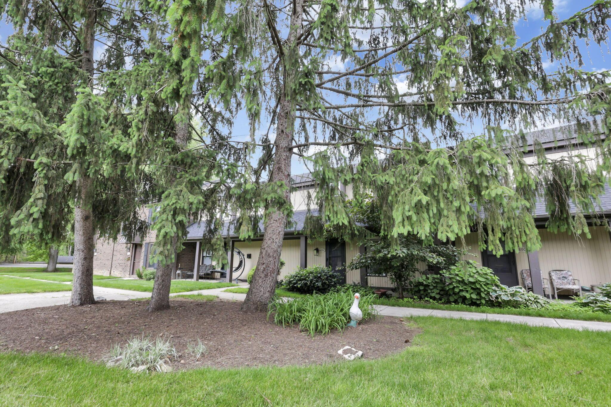 5862 Hallridge Circle