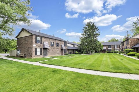 Photo of 5862 Hallridge Circle, Columbus, OH 43232 (MLS # 226018257)