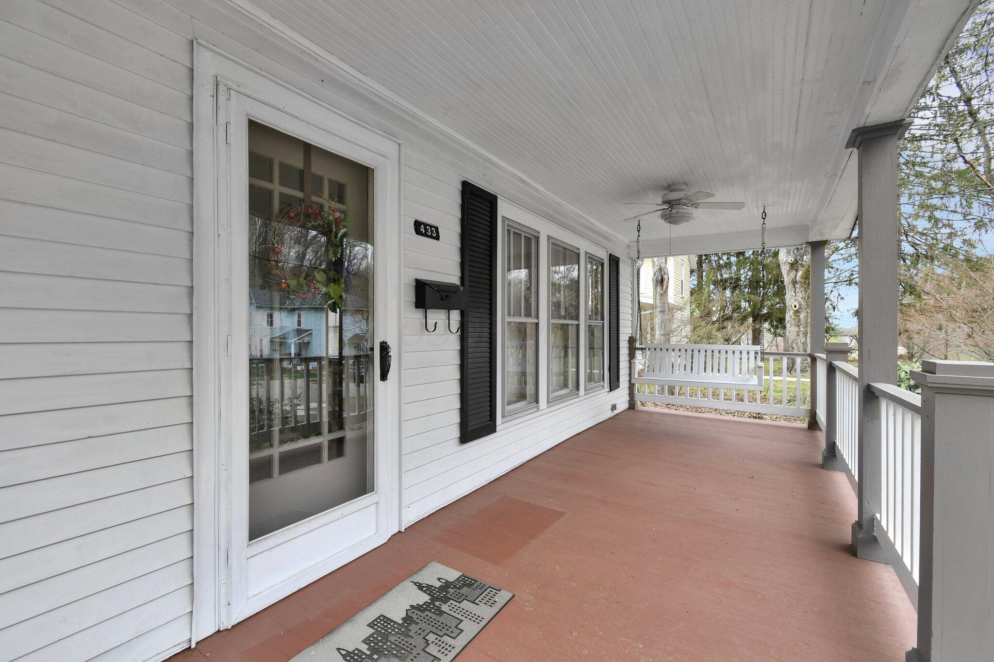 433 W Maple Street, Granville, Ohio image 2