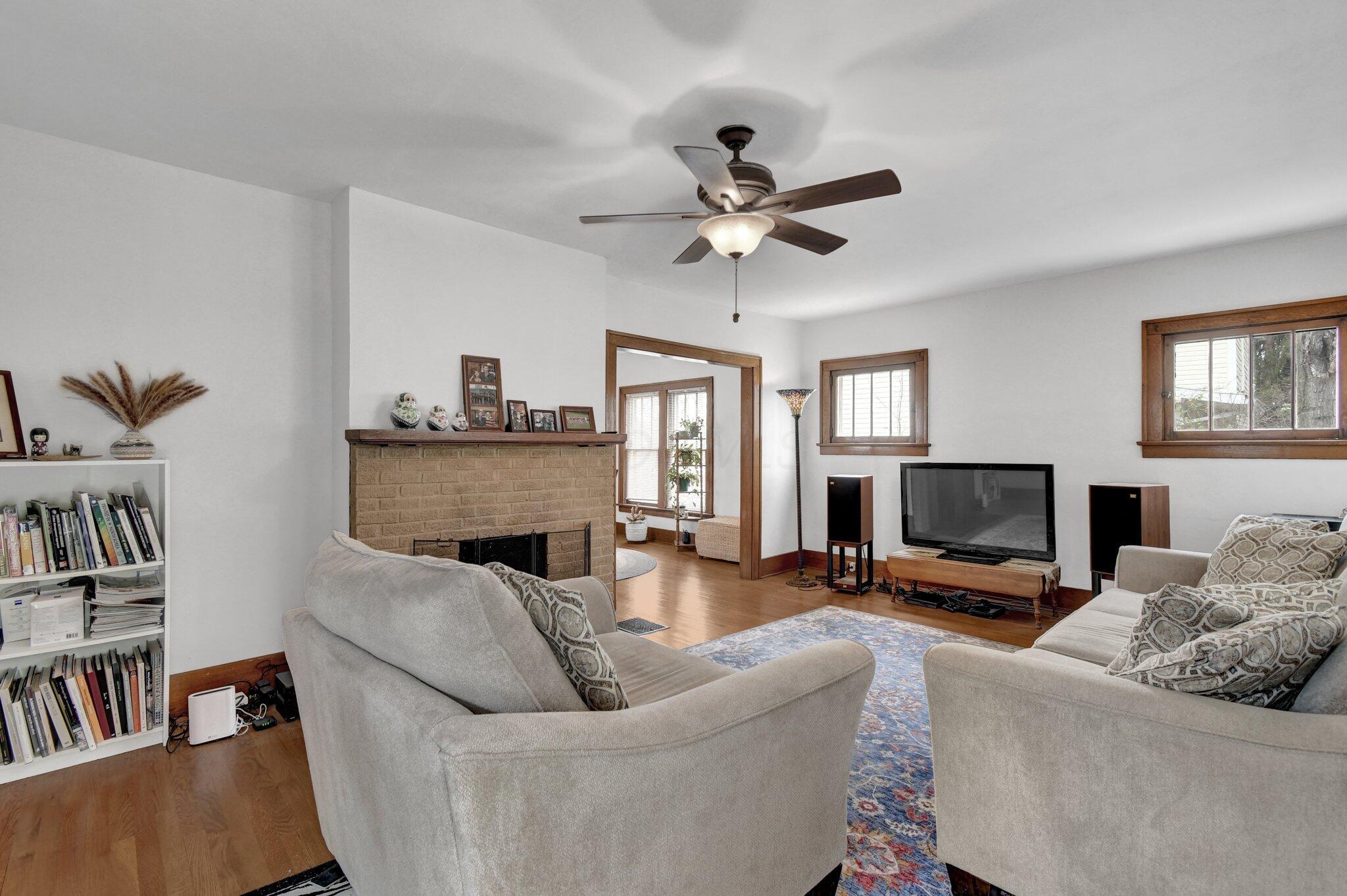 433 W Maple Street, Granville, Ohio image 4