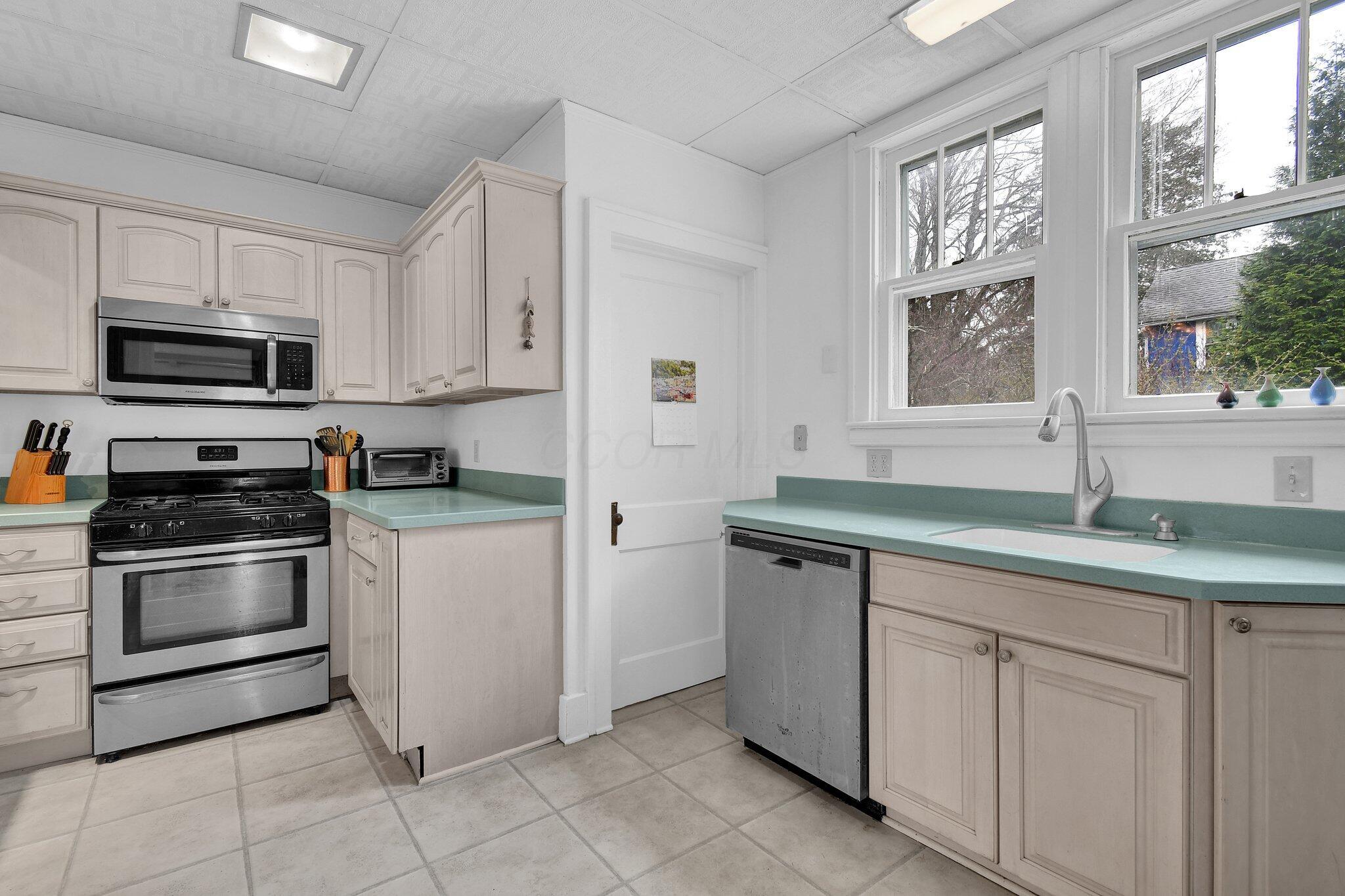 433 W Maple Street, Granville, Ohio image 12