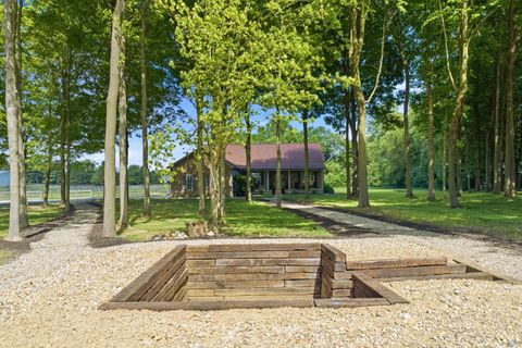 Tiny photo for 15050 Croton Road, Centerburg, OH 43011 (MLS # 226023980)