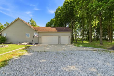 Tiny photo for 15050 Croton Road, Centerburg, OH 43011 (MLS # 226023980)