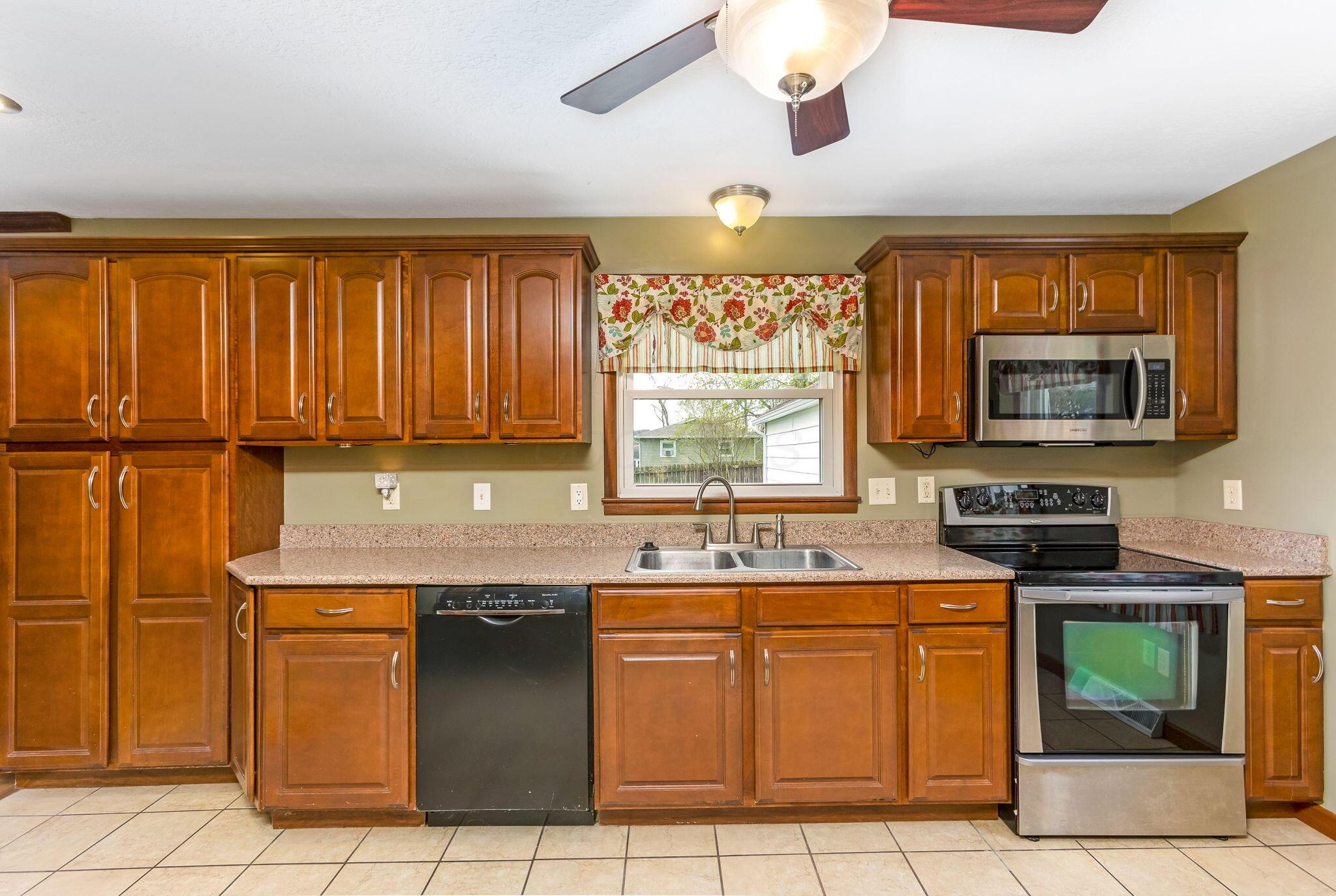 1738 W Chestnut Street, Lancaster, Ohio image 18