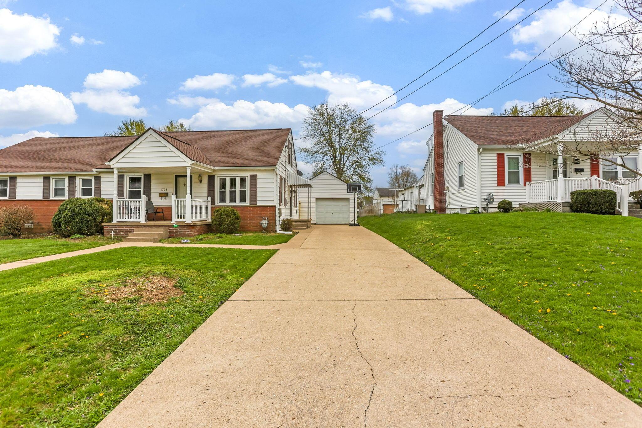1738 W Chestnut Street, Lancaster, Ohio image 3