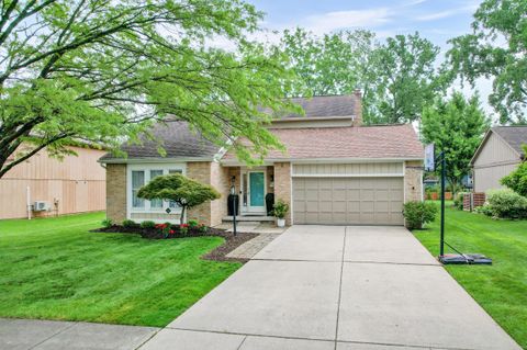 Photo of 3308 Woods Mill Drive, Hilliard, OH 43026 (MLS # 226018906)