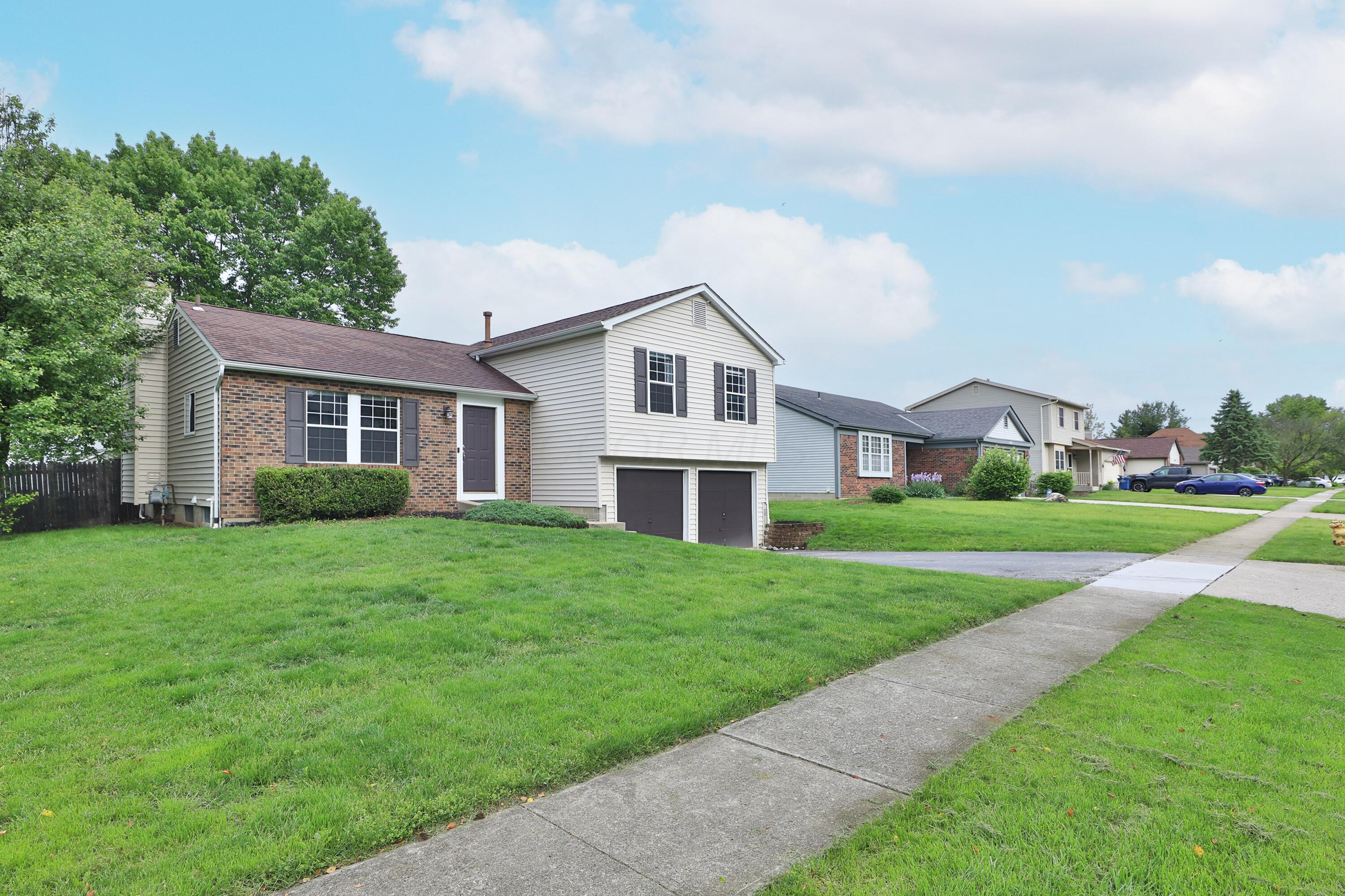 401 Jonell Lane, Reynoldsburg, Ohio image 2