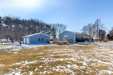Photo of 2985 Baltimore Somerset Road NE, Baltimore, OH 43105 (MLS # 226005416)