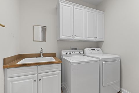 Tiny photo for 2022 Lake Shore Drive, Columbus, OH 43204 (MLS # 226003498)