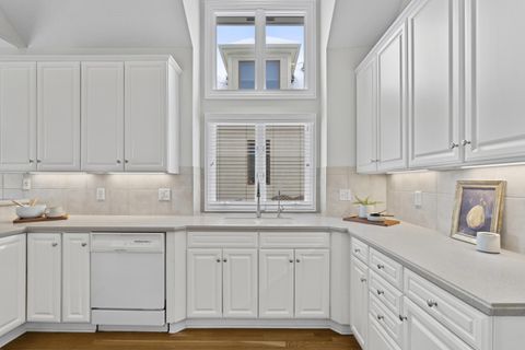 Tiny photo for 2022 Lake Shore Drive, Columbus, OH 43204 (MLS # 226003498)