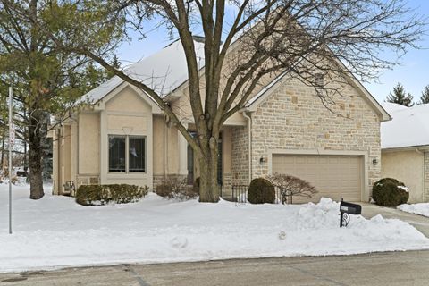 Photo of 2022 Lake Shore Drive, Columbus, OH 43204 (MLS # 226003498)