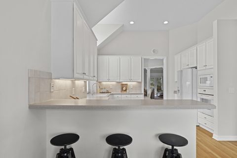 Tiny photo for 2022 Lake Shore Drive, Columbus, OH 43204 (MLS # 226003498)