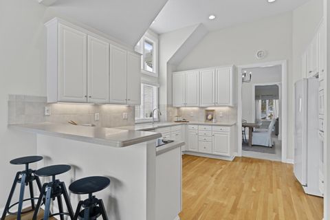 Tiny photo for 2022 Lake Shore Drive, Columbus, OH 43204 (MLS # 226003498)