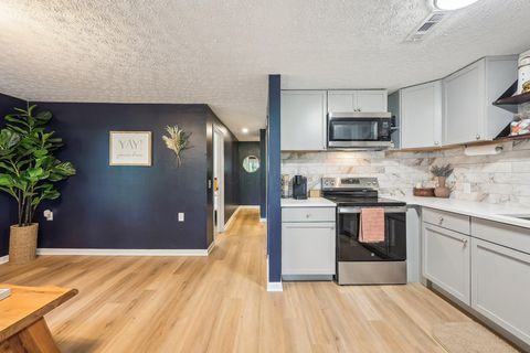 Photo of 29 Franklin Avenue, Hebron, OH 43025 (MLS # 225037113)