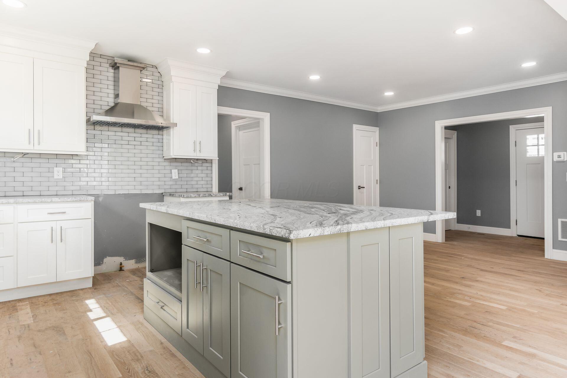 415 Glen Echo Circle, Columbus, Ohio image 12