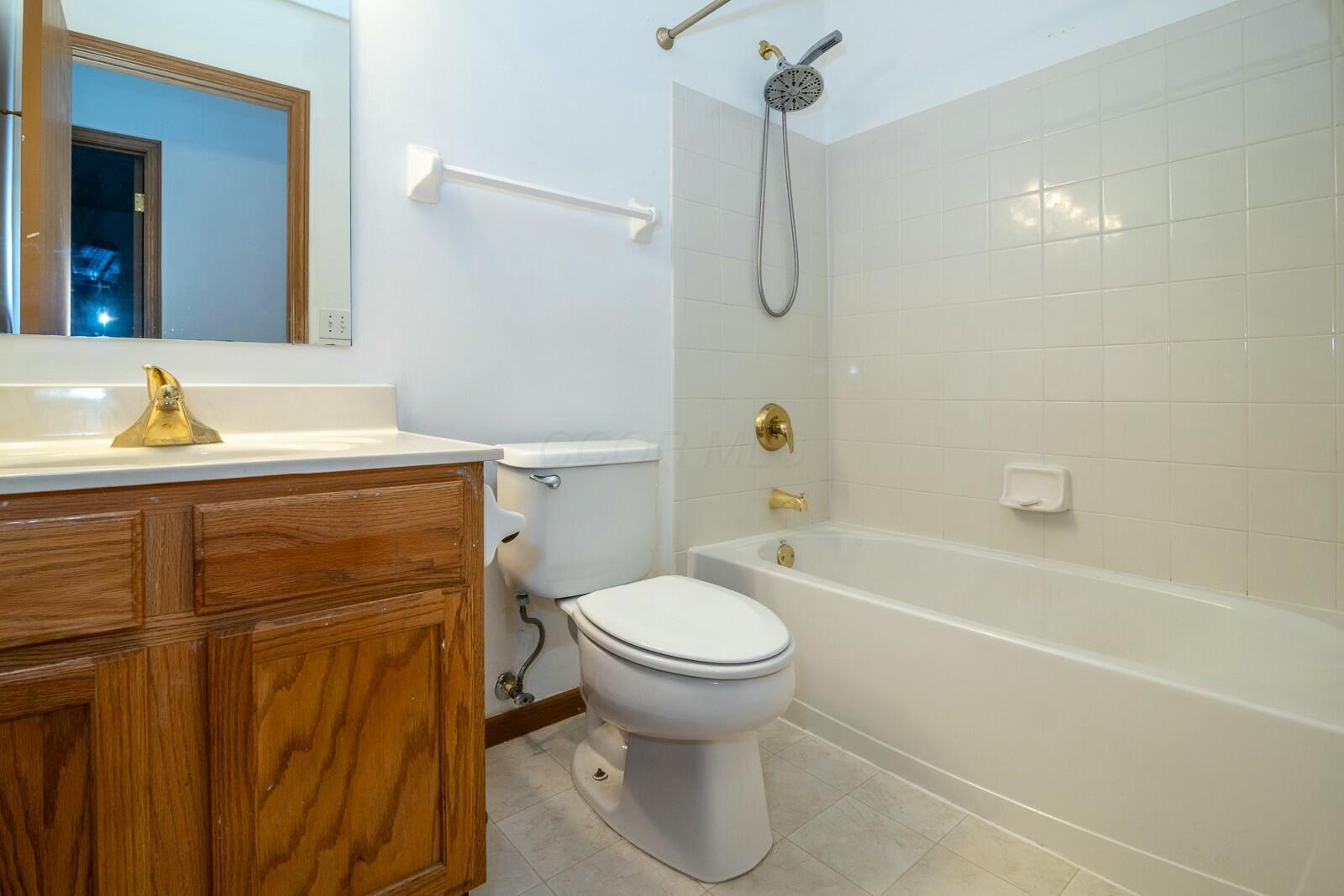 2120 Widding Road, Grove City, Ohio image 35