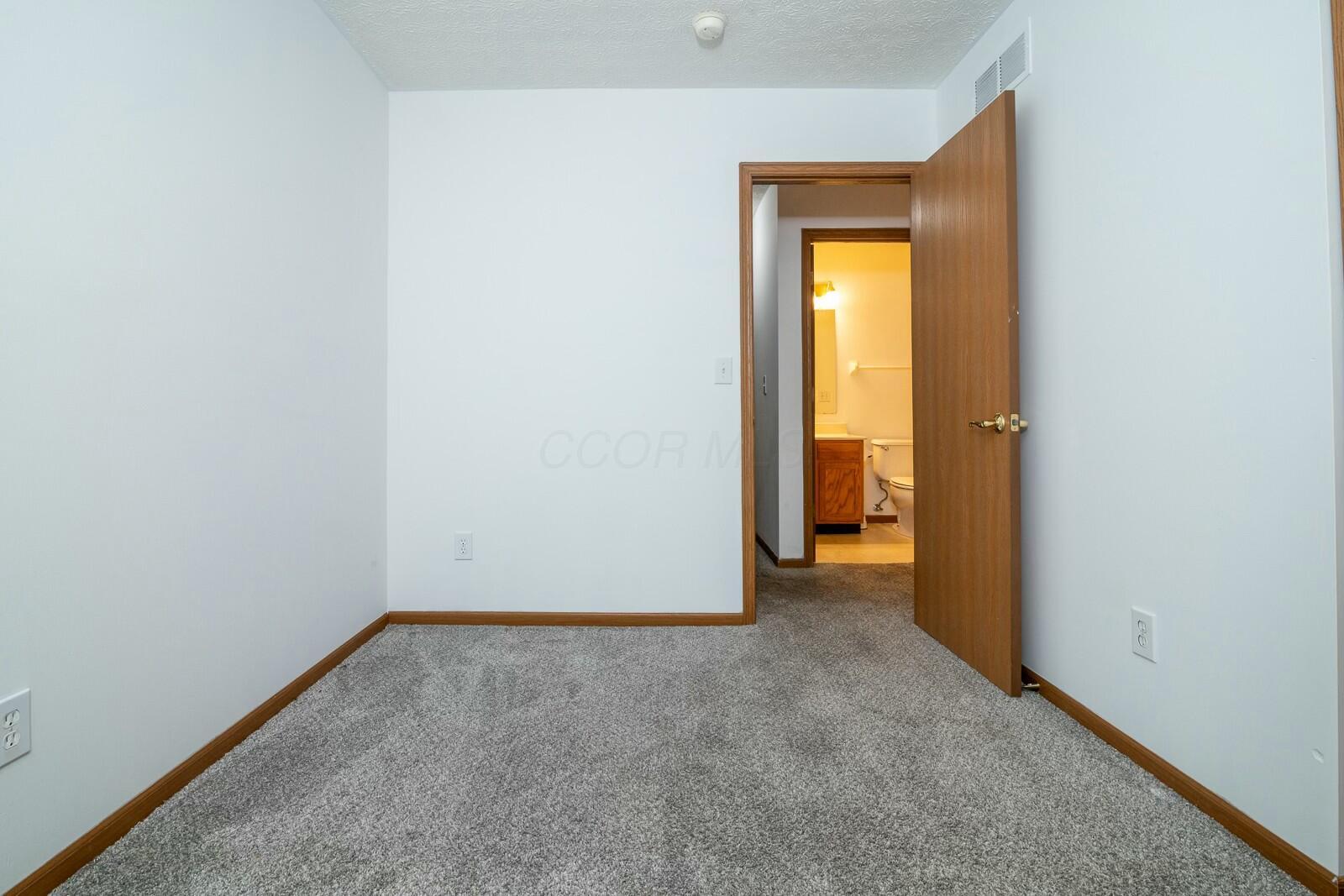 2120 Widding Road, Grove City, Ohio image 34