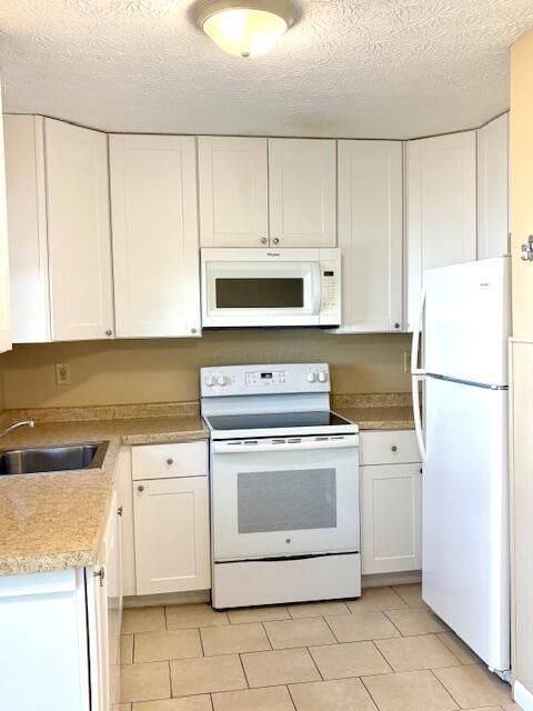 Tiny photo for 874 Sheldrake Court 21C #21C, Columbus, OH 43085 (MLS # 225037772)