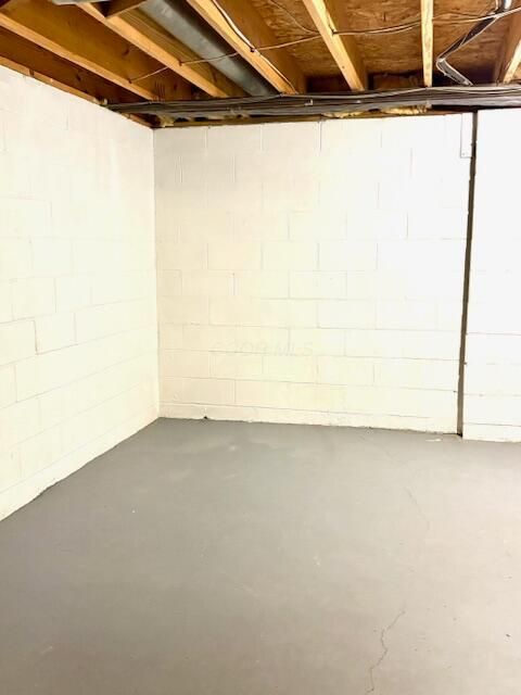 Tiny photo for 874 Sheldrake Court 21C #21C, Columbus, OH 43085 (MLS # 225037772)
