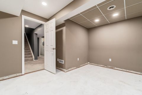 Tiny photo for 173 Mannaseh Drive E, Granville, OH 43023 (MLS # 225044638)