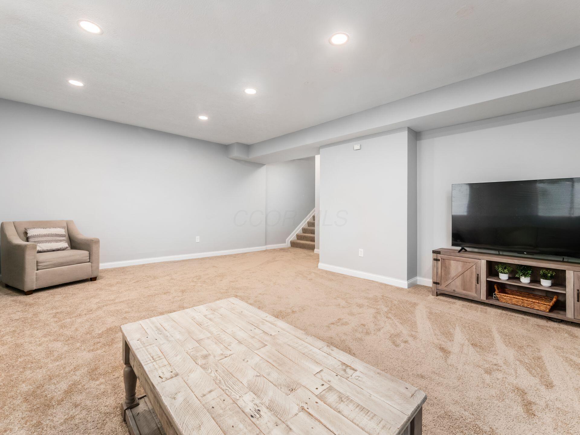10680 Brettridge Drive, Powell, Ohio image 23