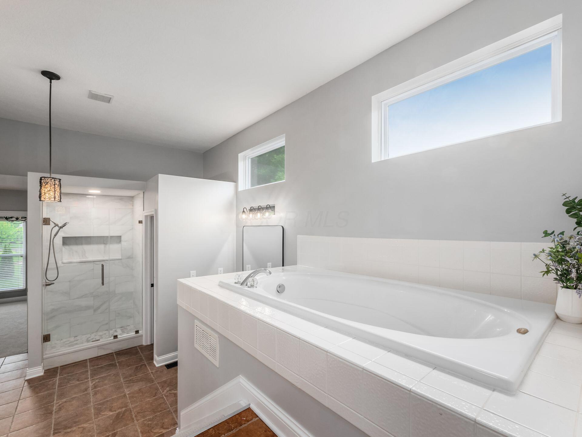 10680 Brettridge Drive, Powell, Ohio image 32