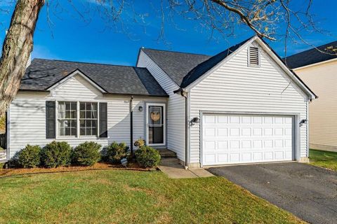 Photo of 2699 Fernwood Avenue, Lancaster, OH 43130 (MLS # 226010883)