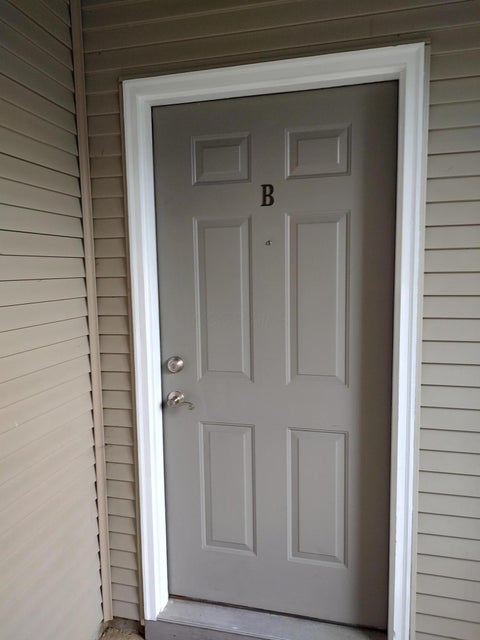 Photo of 5330 B Stonemeadow Avenue SA5330 B #SA5330 B, Columbus, OH 43220 (MLS # 226026995)