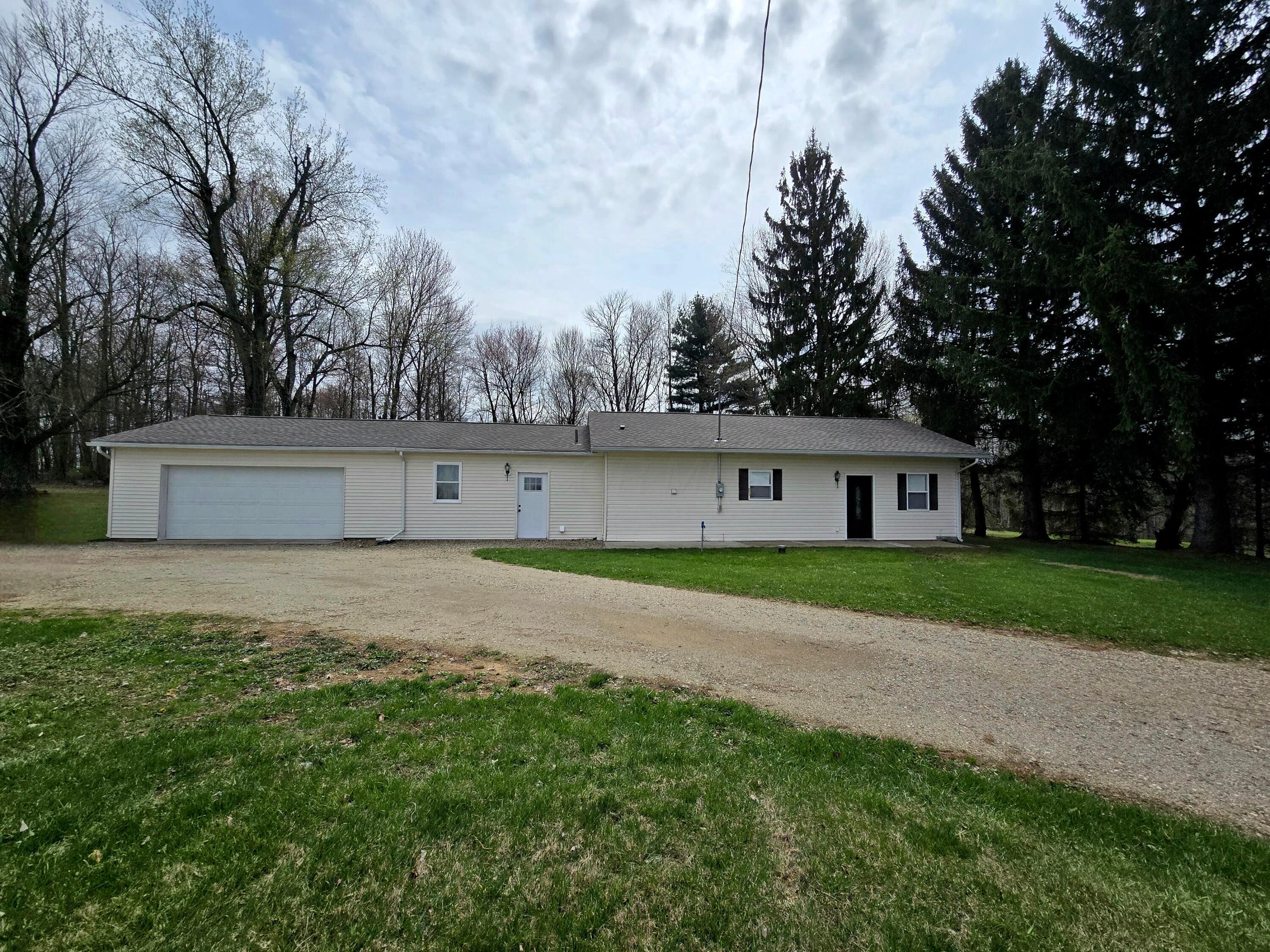 15504 Crooked Street, Mount Vernon, Ohio image 1