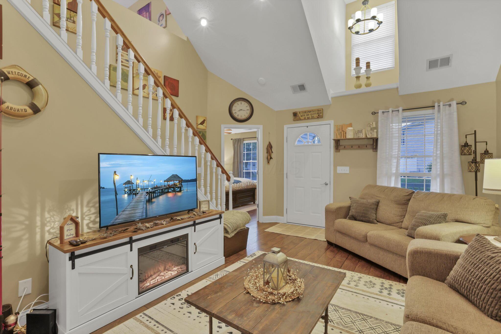 7382 Snug Harbor Drive