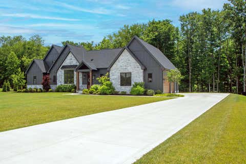 Photo of 1077 Lale Point, Delaware, OH 43015 (MLS # 226020765)