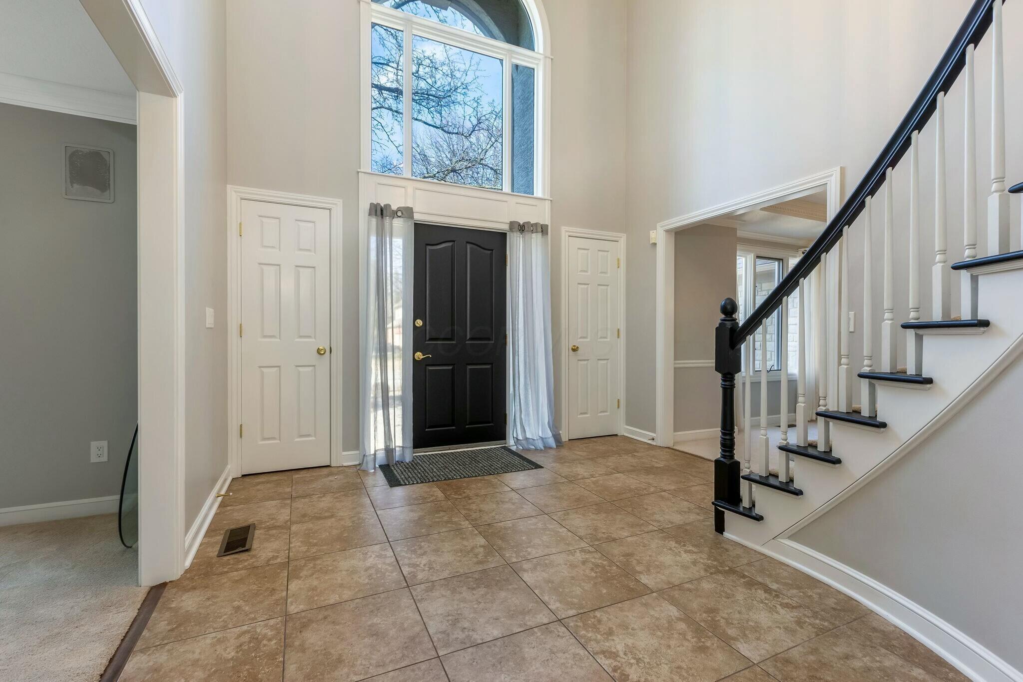 308 Windcroft Drive, Westerville, Ohio image 4