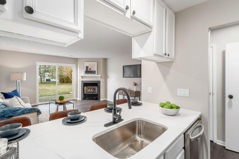 Tiny photo for 4644 Hobson Drive 13D #13D, Columbus, OH 43228 (MLS # 226002564)