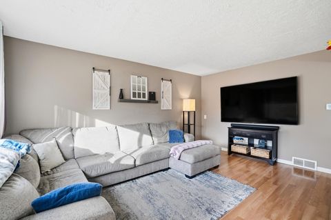 Tiny photo for 1930 Shallowford Avenue, Columbus, OH 43235 (MLS # 225044109)