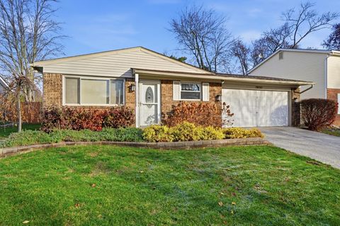 Photo of 1930 Shallowford Avenue, Columbus, OH 43235 (MLS # 225044109)