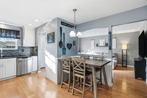 Tiny photo for 1930 Shallowford Avenue, Columbus, OH 43235 (MLS # 225044109)