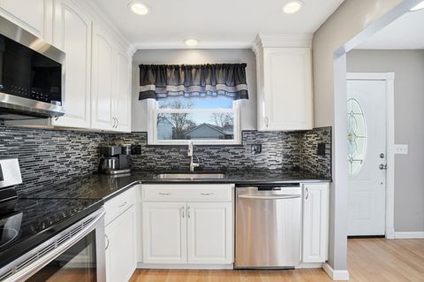 Tiny photo for 1930 Shallowford Avenue, Columbus, OH 43235 (MLS # 225044109)