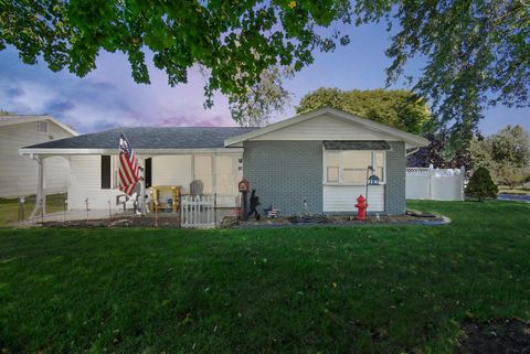 Photo of 80 Essex Circle, Mansfield, OH 44904 (MLS # 226003072)