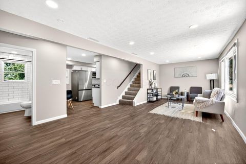 Photo of 2364 Nedra Street, Grove City, OH 43123 (MLS # 225027809)