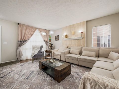 Photo of 5118 Dalmeny Court, Columbus, OH 43220 (MLS # 226001650)